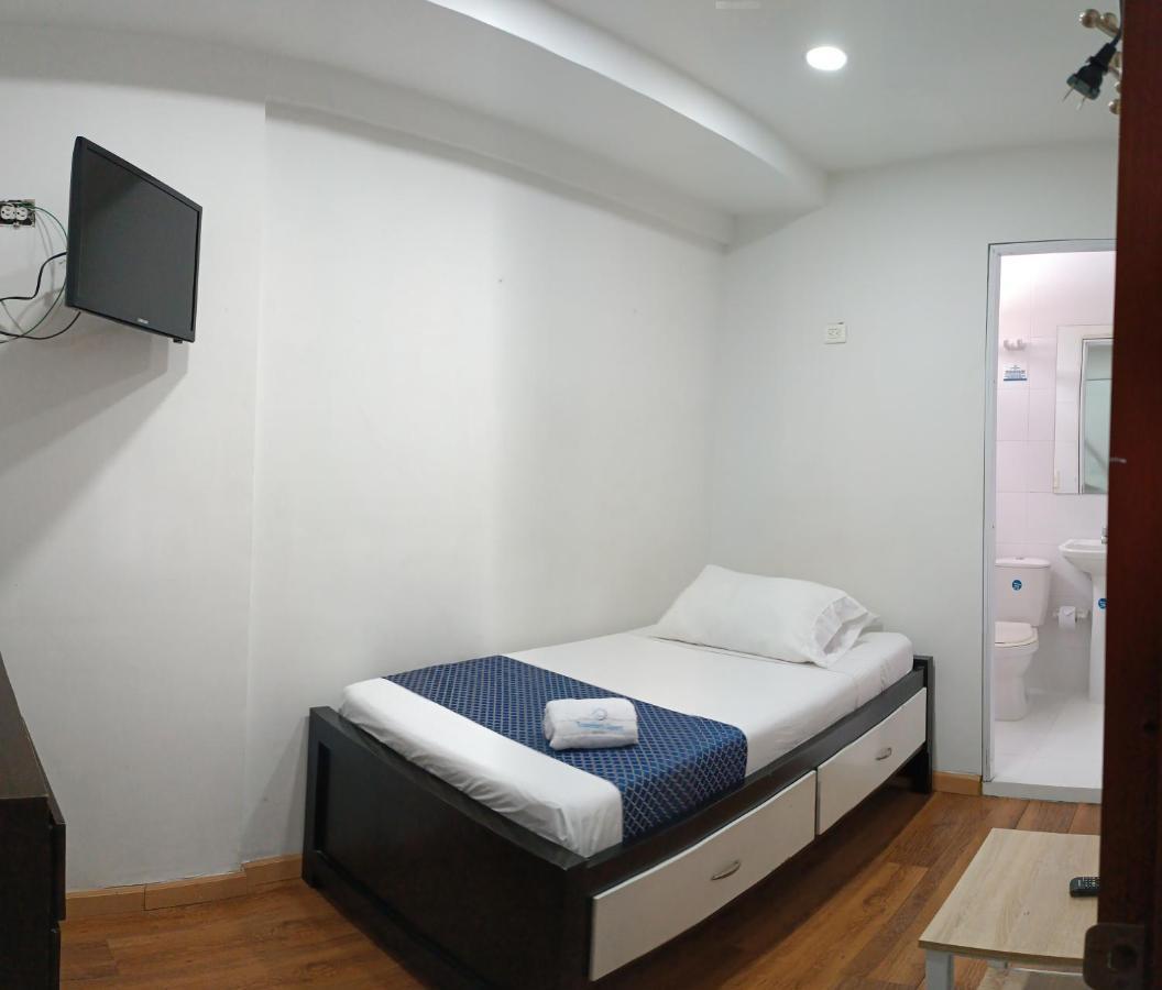 קאלי Hotel Travelers Sport מראה חיצוני תמונה
